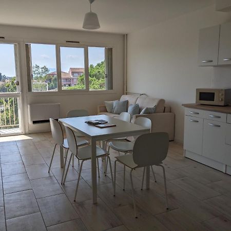 Superbe T2 Proche Des Plages Et Des Commerces Hyères Esterno foto