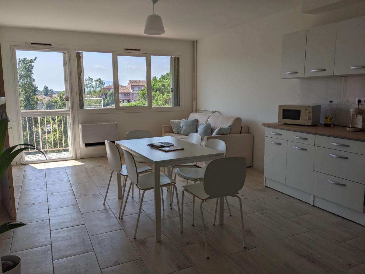 Superbe T2 Proche Des Plages Et Des Commerces Hyères Esterno foto