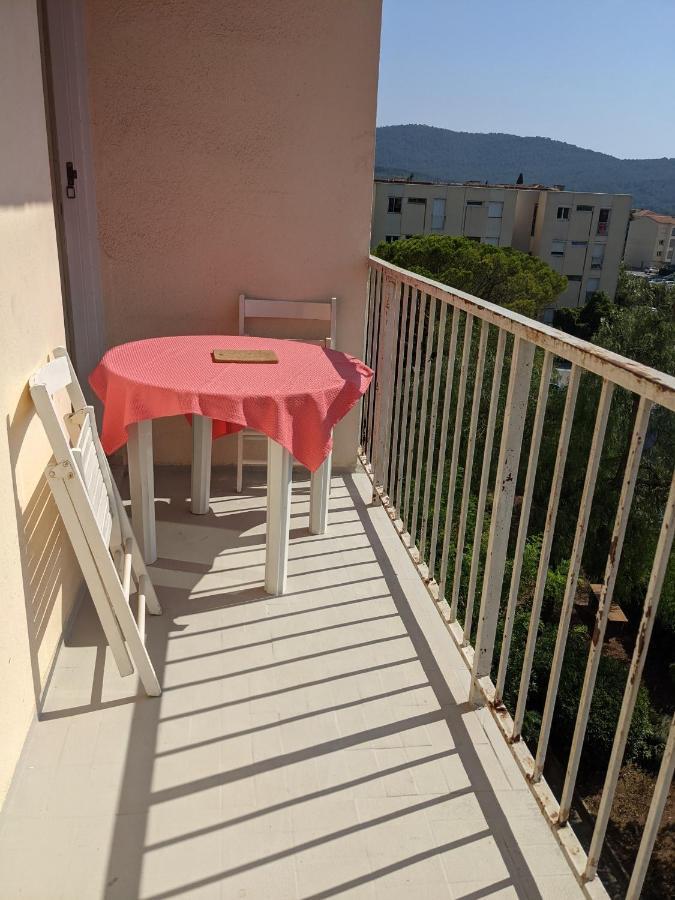 Superbe T2 Proche Des Plages Et Des Commerces Hyères Esterno foto